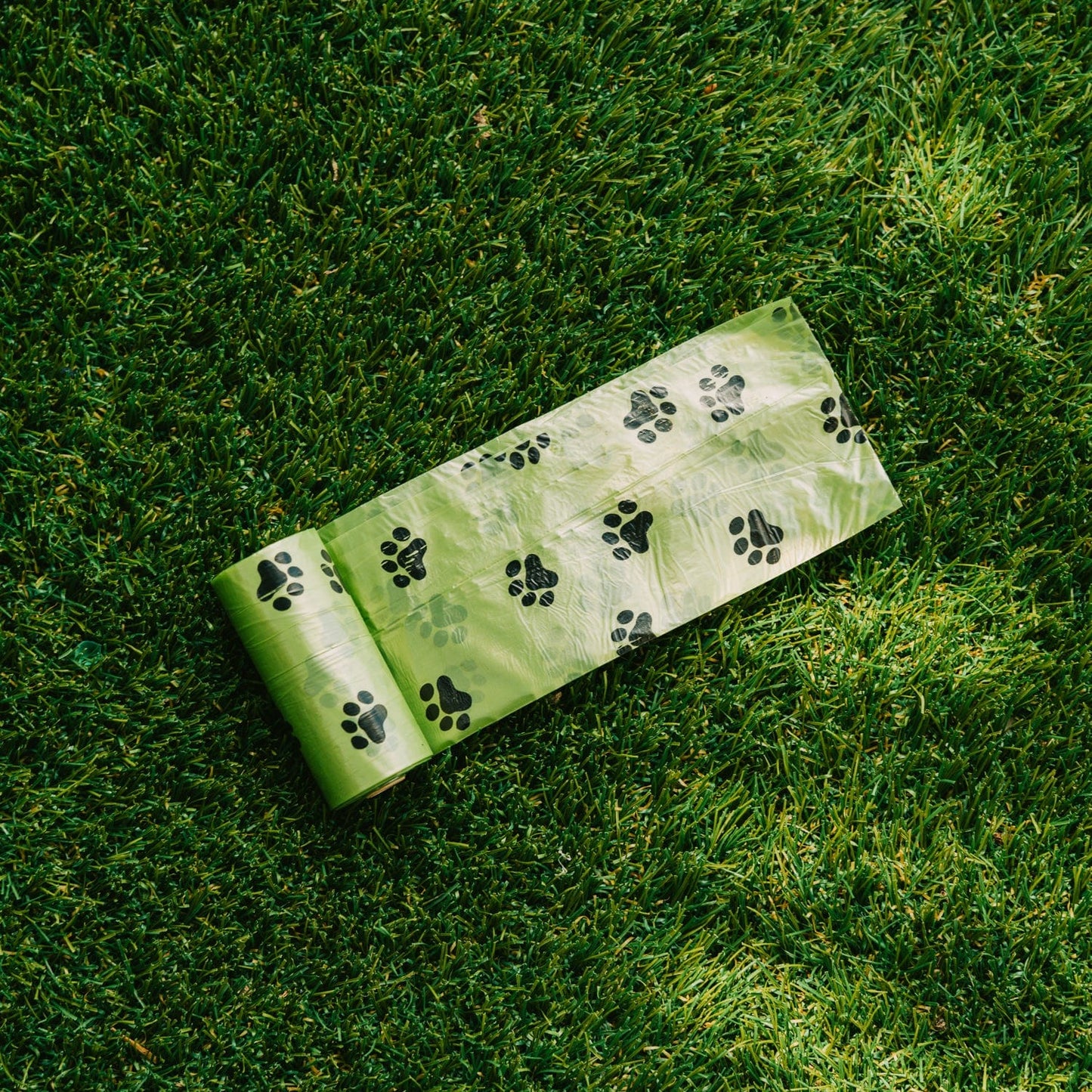 Livingtoday Pet Dog Poop Dispenser and 135 Pcs Biodegradable Unscented Waste Bags