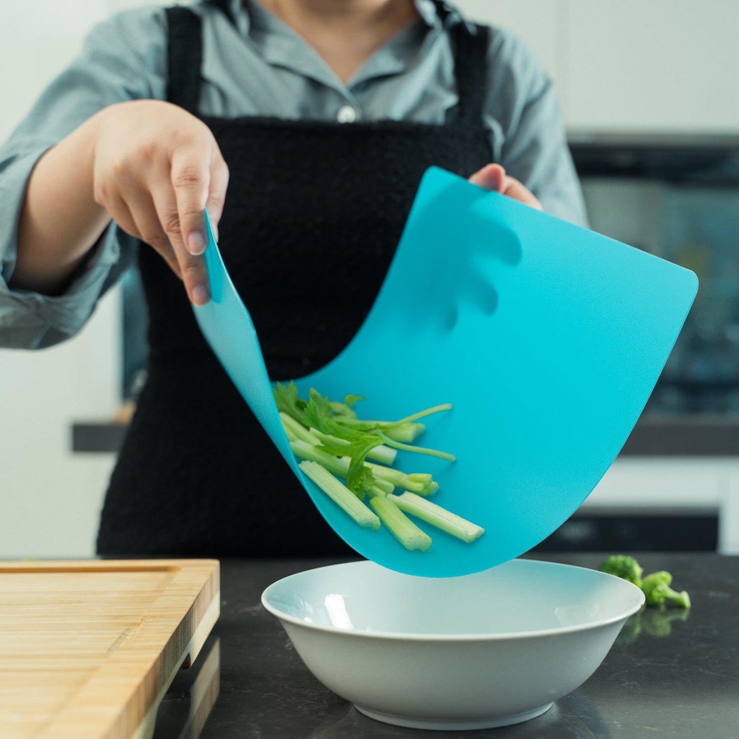 Bamboo Chopping Board with 5 Pcs Color-Coded Flexible Cutting Mats