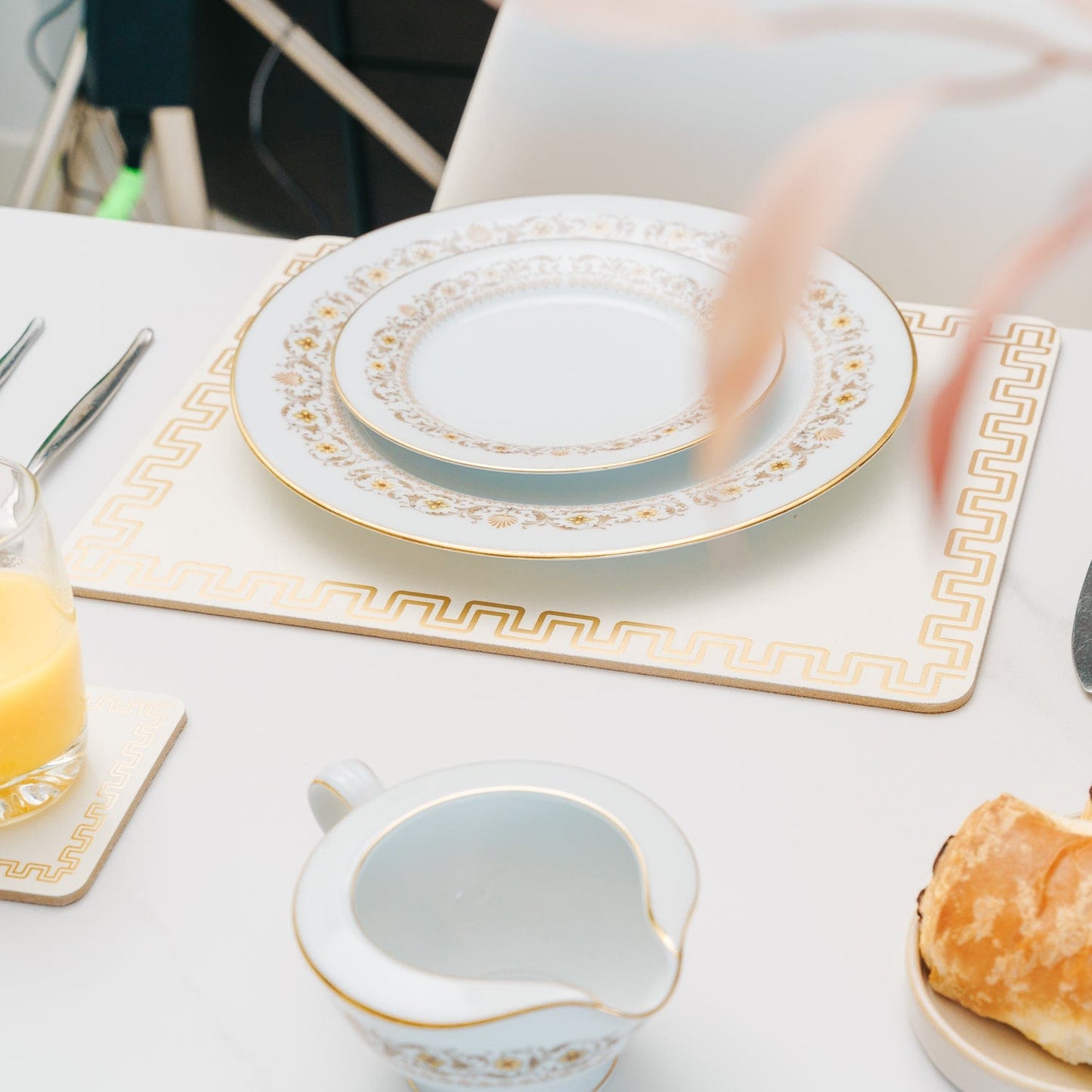 4 Pcs Clevinger MD Placemats Gold Border