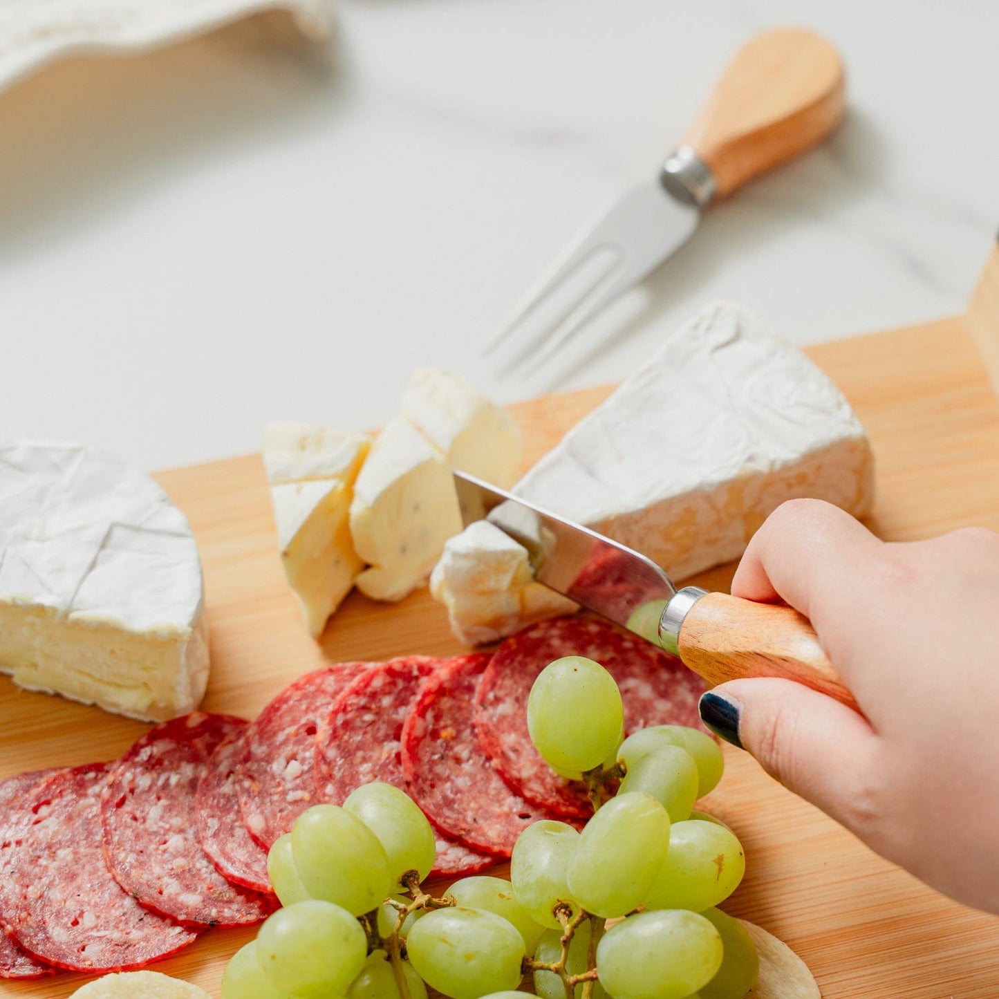 4 Pcs Clevinger Avalon Wood Handle Cheese Knife Set