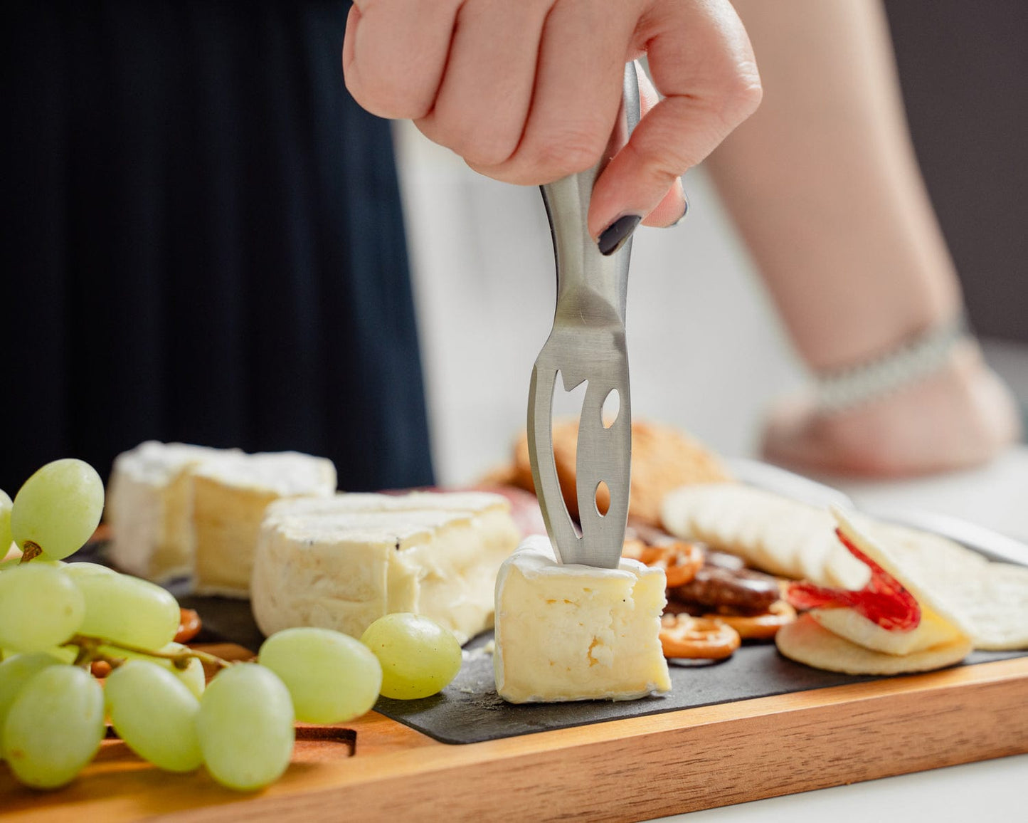 4 Pcs Clevinger Smiley Stainless Steel Cheese Knife Set