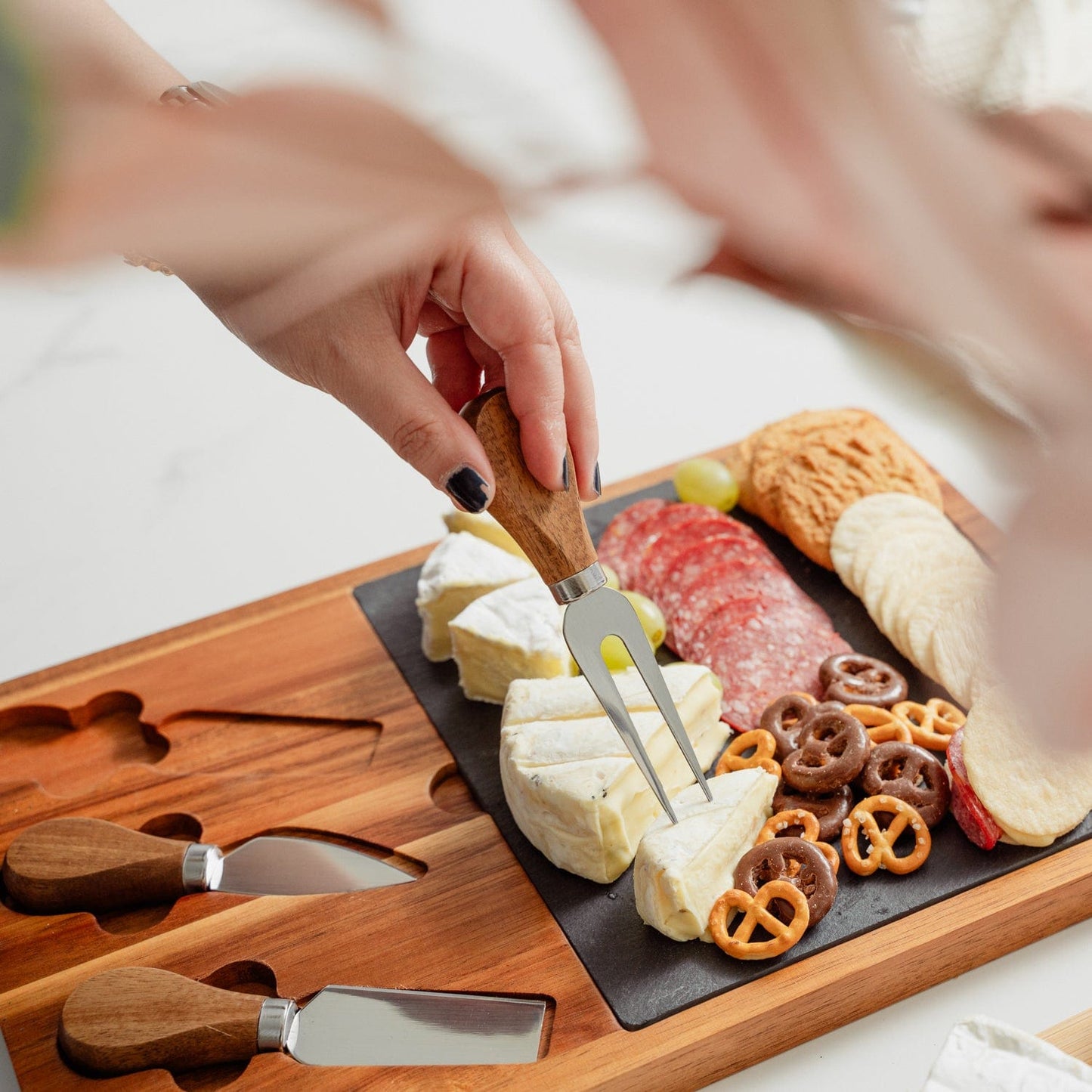 4 Pcs Clevinger Acacia Wood & Slate Cheese Board With Knife Set