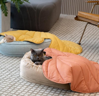 Ginkgo Leaf Shaped Pet Mat – Thickened Multi-Use Plush Blanket & Cushion for Cats and Dogs, All-Season Floor Bed, Crate Pad and Cozy Throw (Pink)