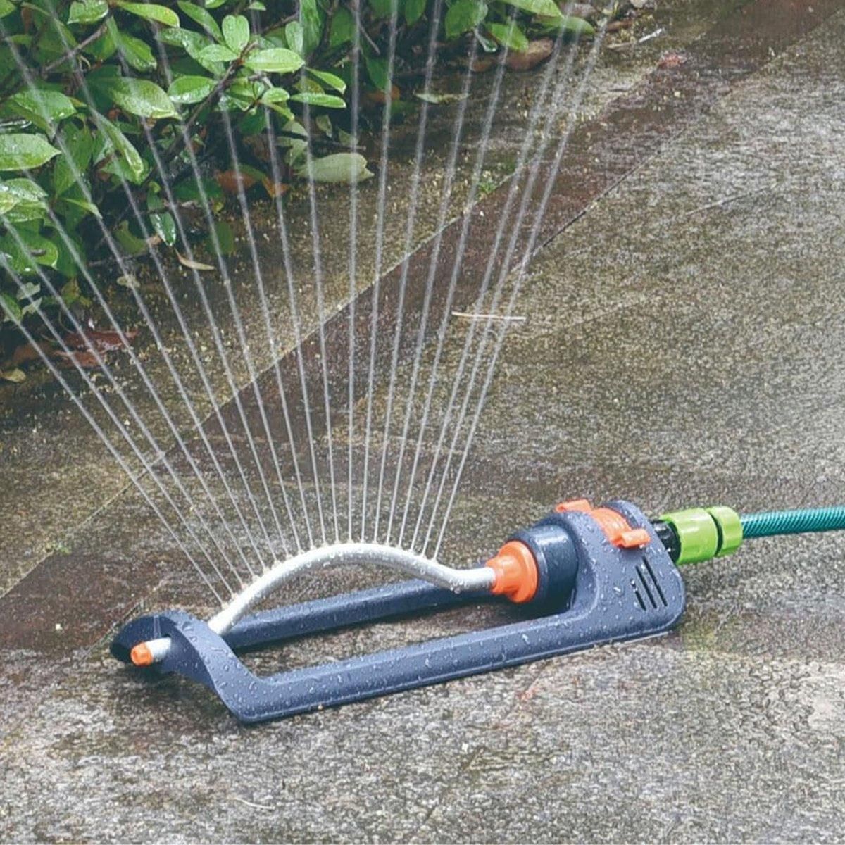 1 19-Hole Oscillating Lawn Sprinkler with 4 Spray Modes